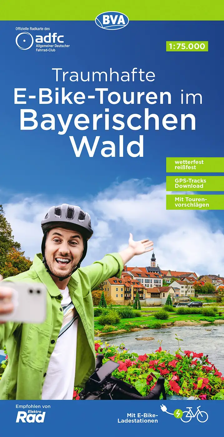 Radkarte Bayerischer Wald E-Bike-Touren Radfahrer macht Selfie vor Fluss